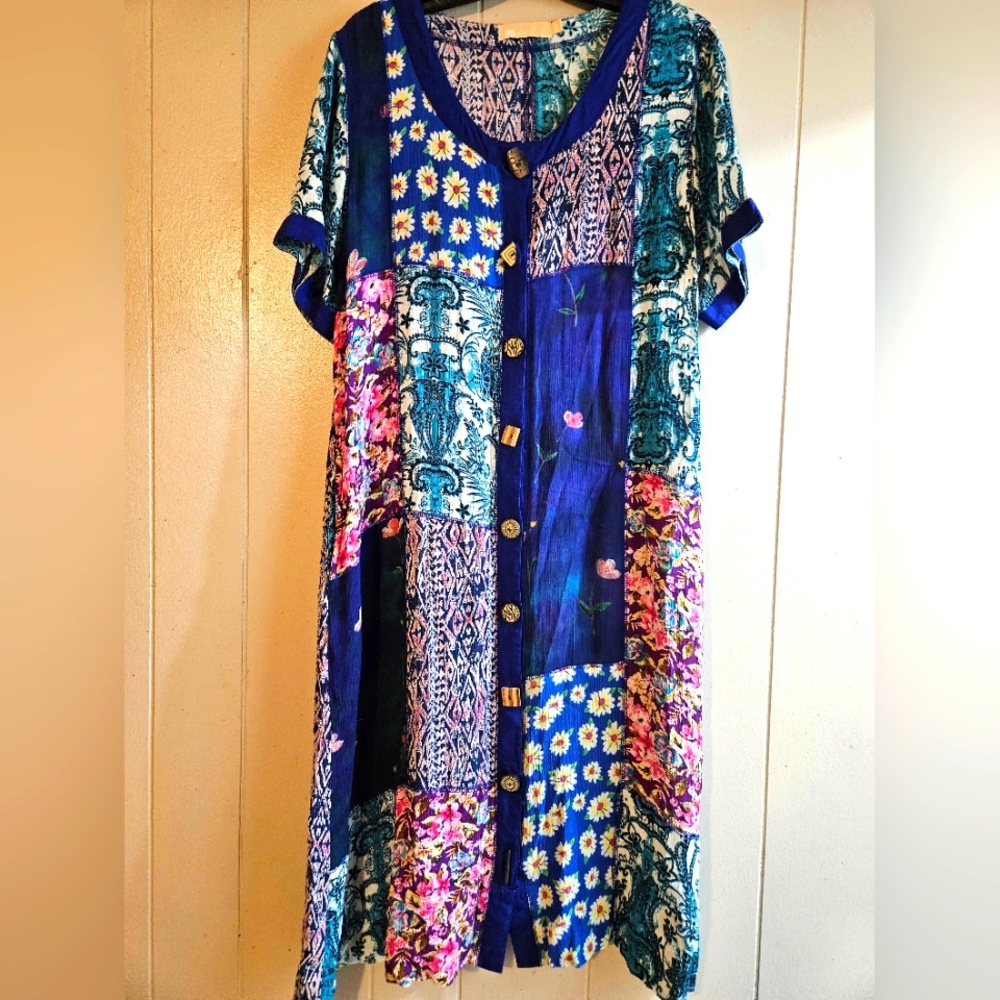 LA CERA Short Sleeved Button Front Dress - Size S